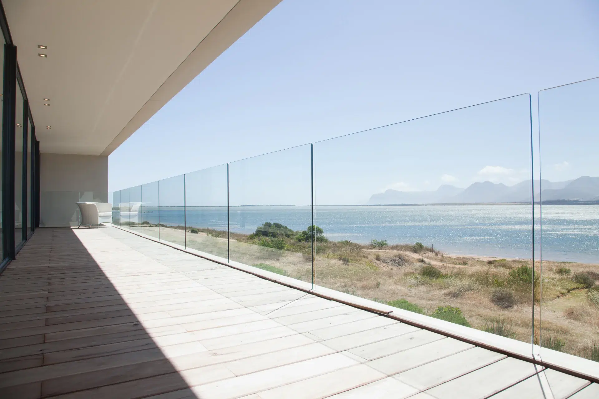 VLX 120 Glass Railing System in Houston, TX | Meridian Windows and Doors Houston - detail 1
